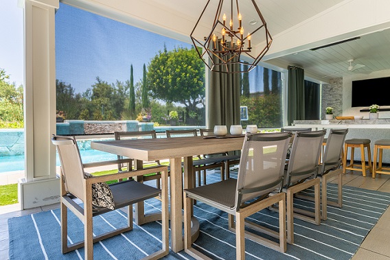 Exterior Solar Shades and Momeni Rug for Outdoor Living Area